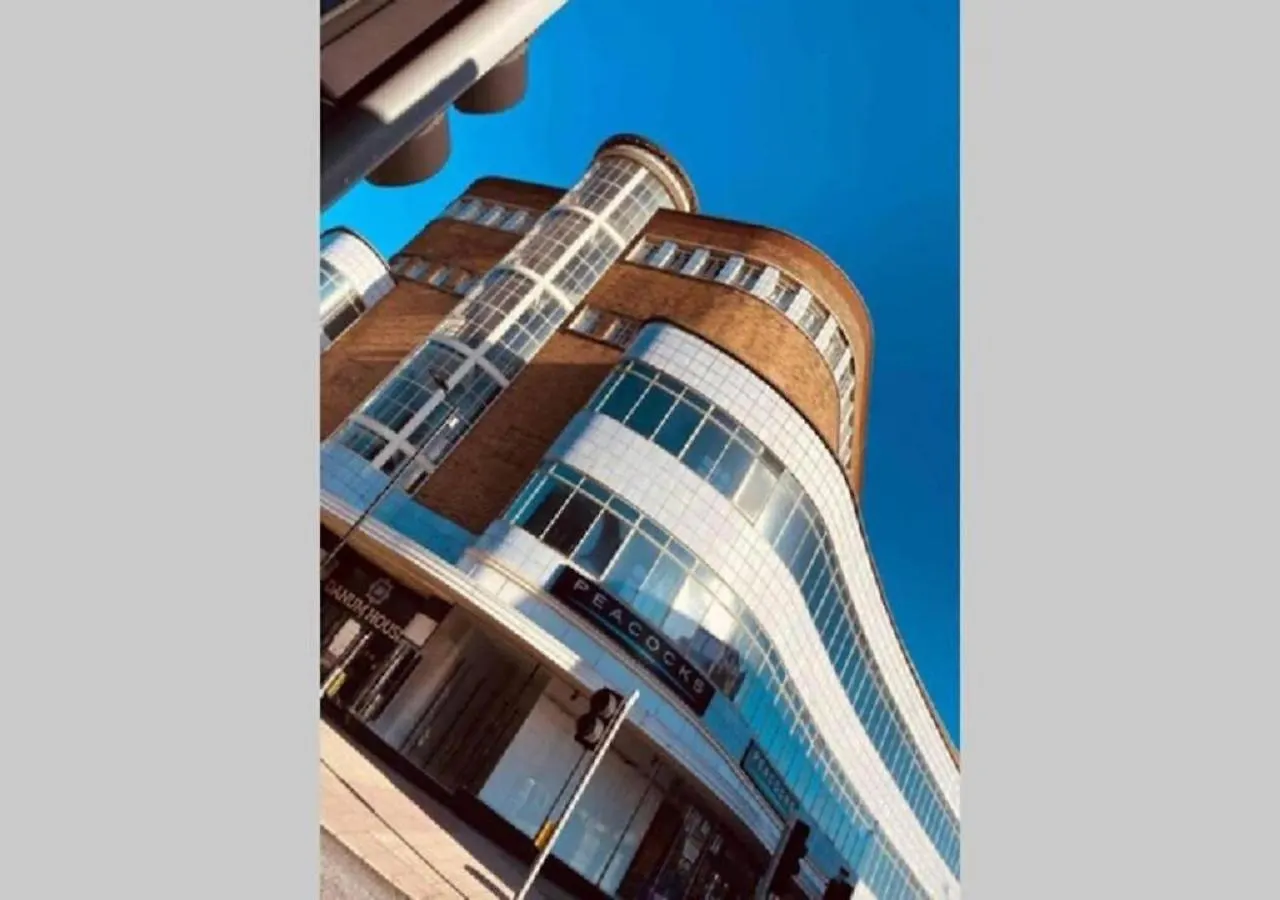 Doncaster City Centre Deluxe Whole Apartment Sleeps 4 D2