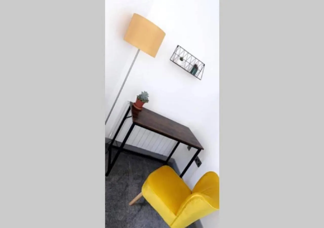 Doncaster City Centre Deluxe Whole Apartment Sleeps 4 D2